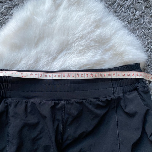 lululemon athletica Hotty Hot Low-Rise Lined Short - Picture 8 of 9